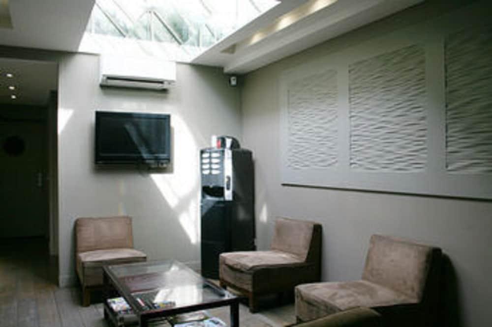 Best Western Le Montmartre - Saint Pierre Париж Екстериор снимка