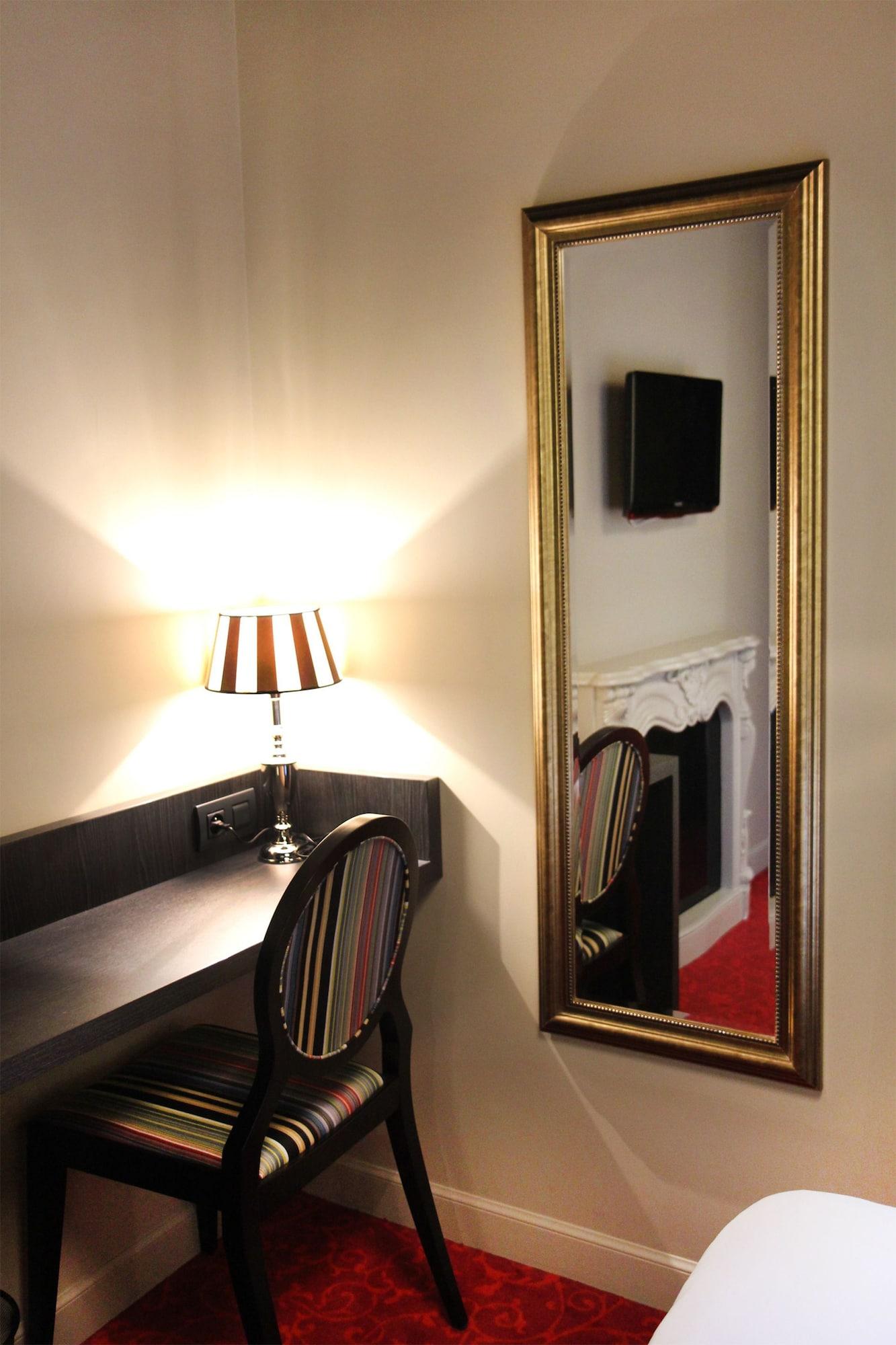 Best Western Le Montmartre - Saint Pierre Париж Екстериор снимка