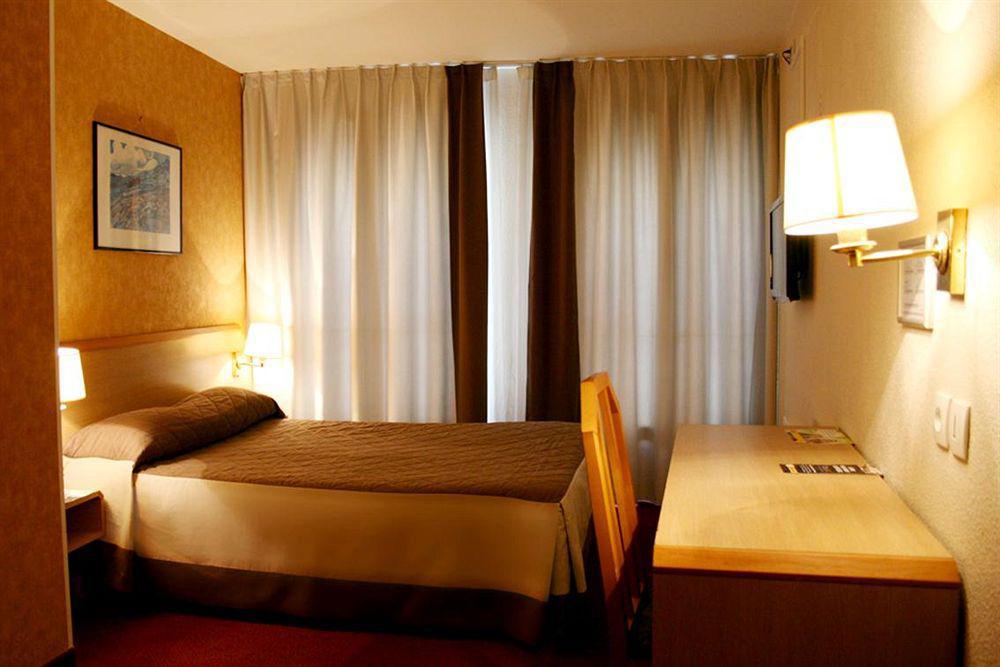 Best Western Le Montmartre - Saint Pierre Париж Стая снимка